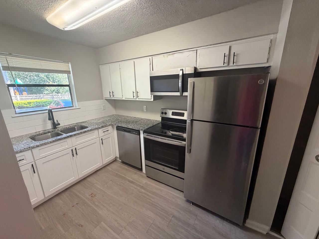 7010 Winterbrook Ct - Photo 2 of 10