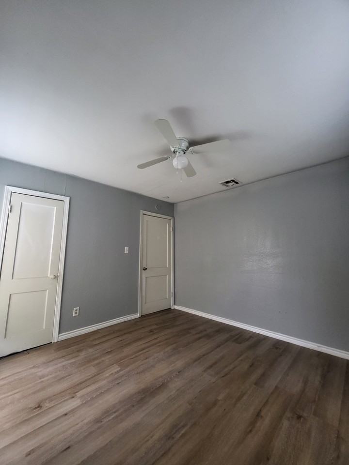 1613 Walton Walker Dr #A - Photo 6 of 19