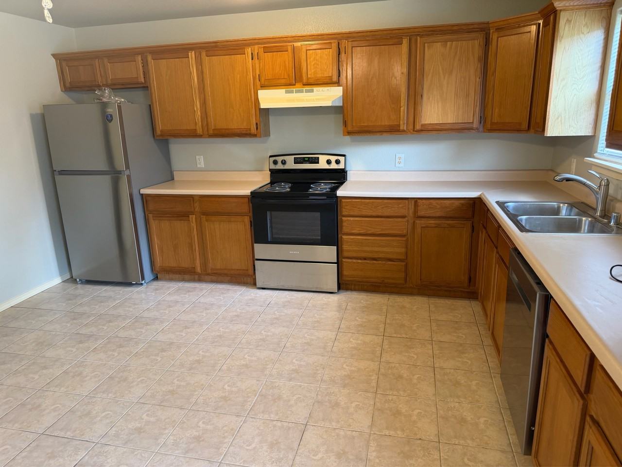 720 Appleridge Dr #1 - Photo 4 of 13