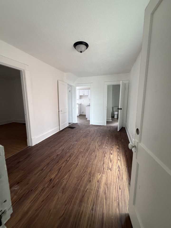 422 W High St #2 - Photo 3 of 14