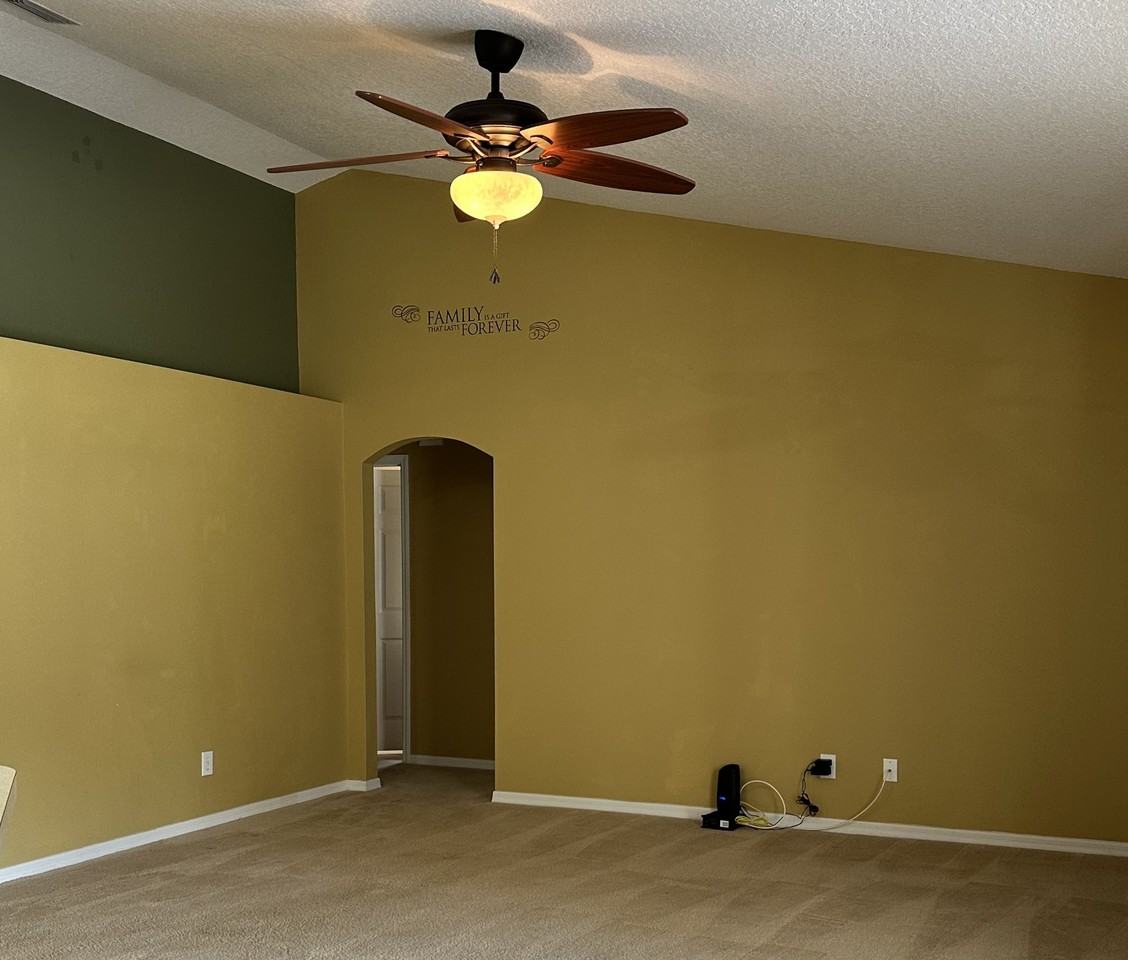 1129 Colonial Ave Se #1 - Photo 4 of 8