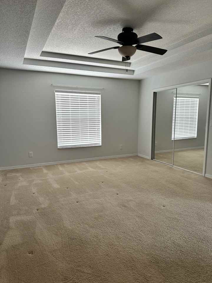 1129 Colonial Ave Se #1 - Photo 6 of 8