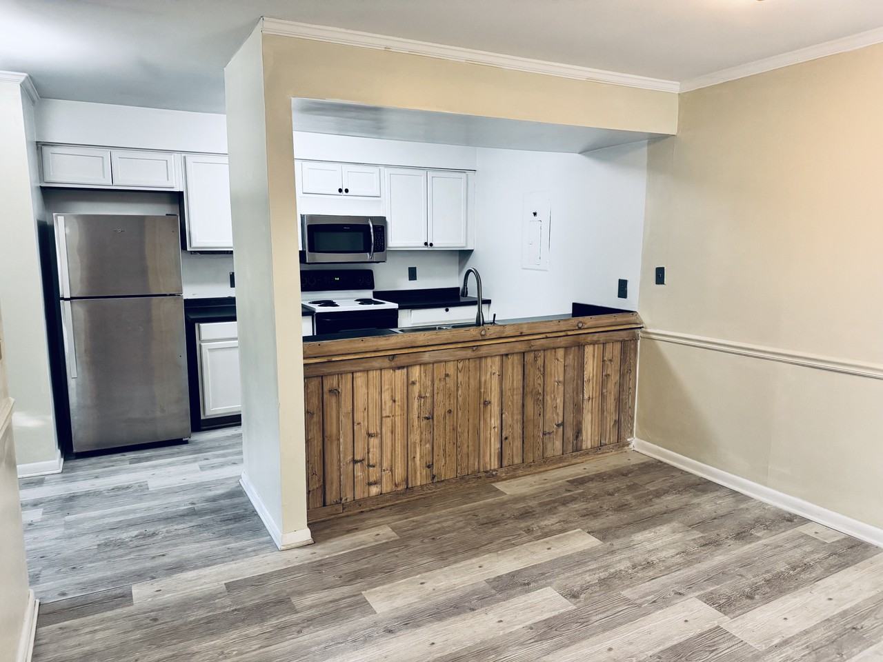 202 Finley Forest Dr #1 - Photo 4 of 19