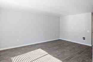 700 Sw Eastman Pkwy - Photo 1 of 1