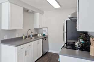 700 Sw Eastman Pkwy - Photo 1 of 1