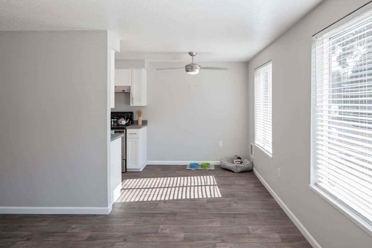 700 Sw Eastman Pkwy - Photo 6 of 22