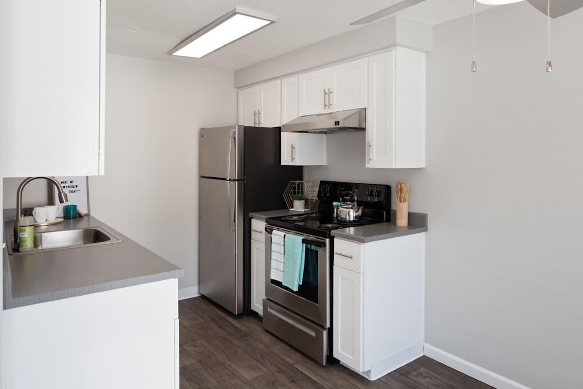 700 Sw Eastman Pkwy - Photo 5 of 22