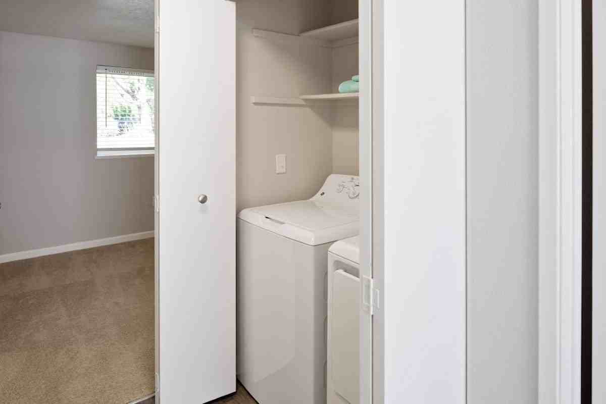 700 Sw Eastman Pkwy - Photo 7 of 22