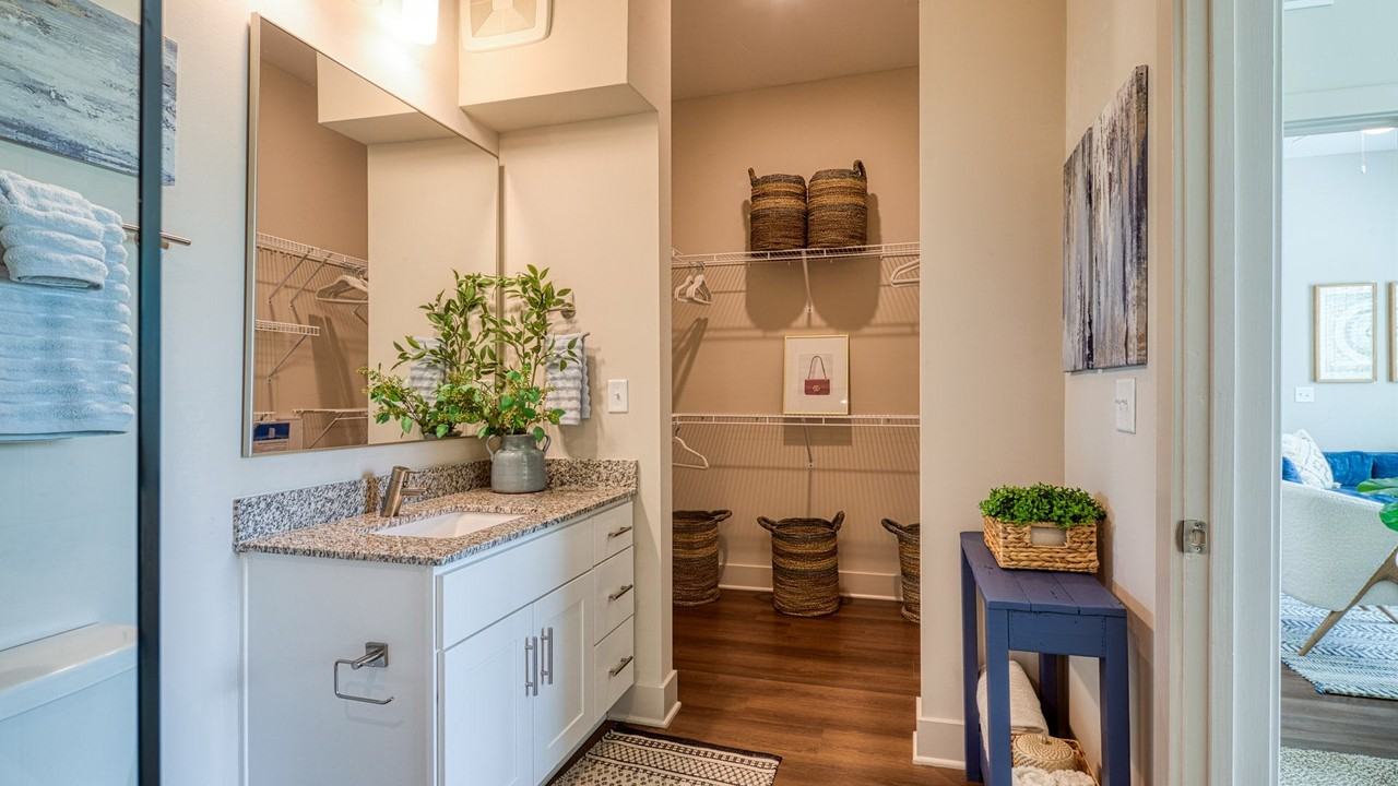 Triton Glen - Photo 5 of 40