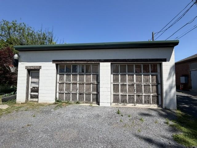36 N Railroad St - Photo 2 of 3