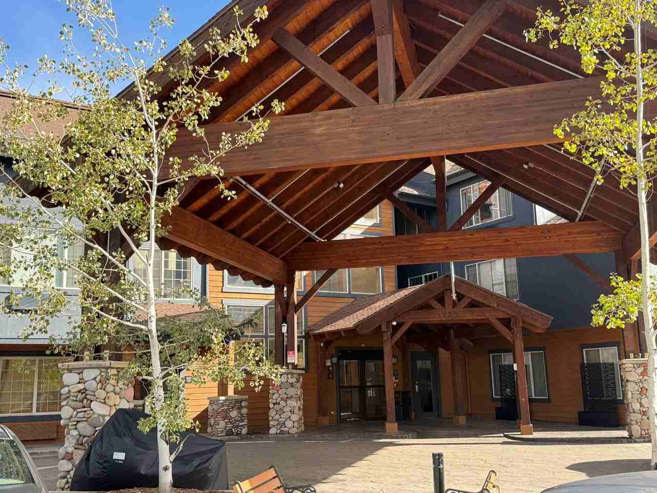 Ski Town Apartments - Photo 5 of 46