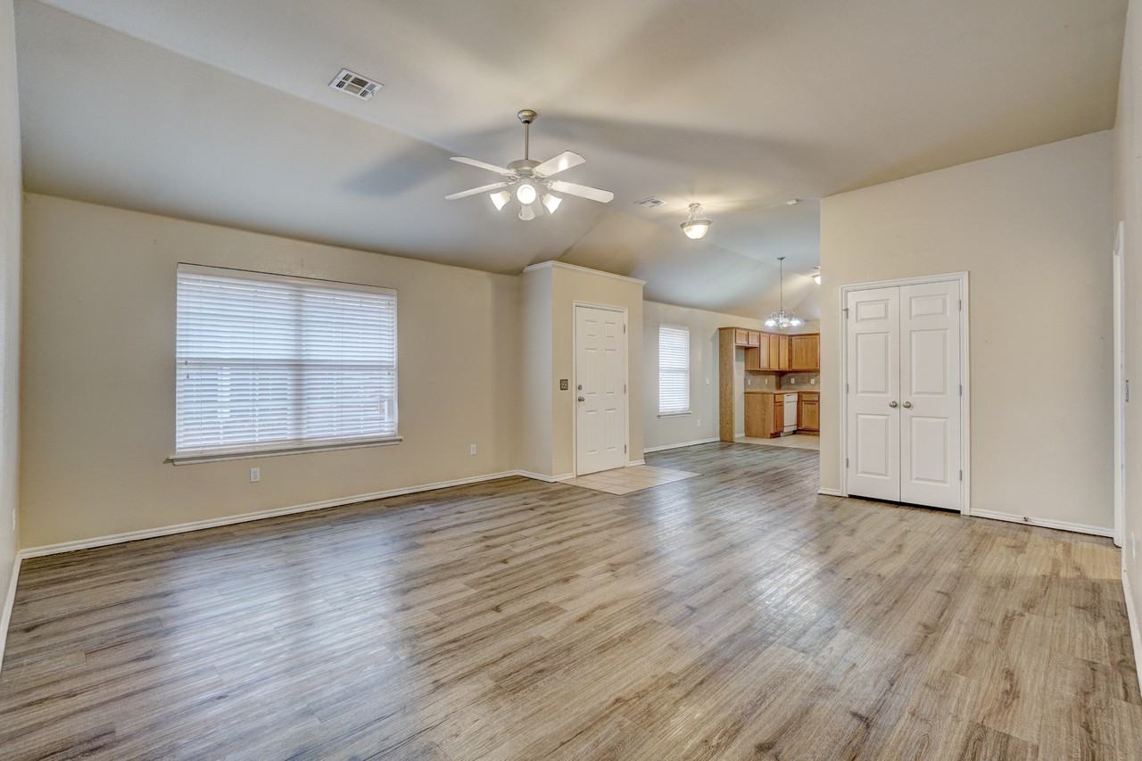 12324 Sw 5th St #1 - Photo 5 of 17