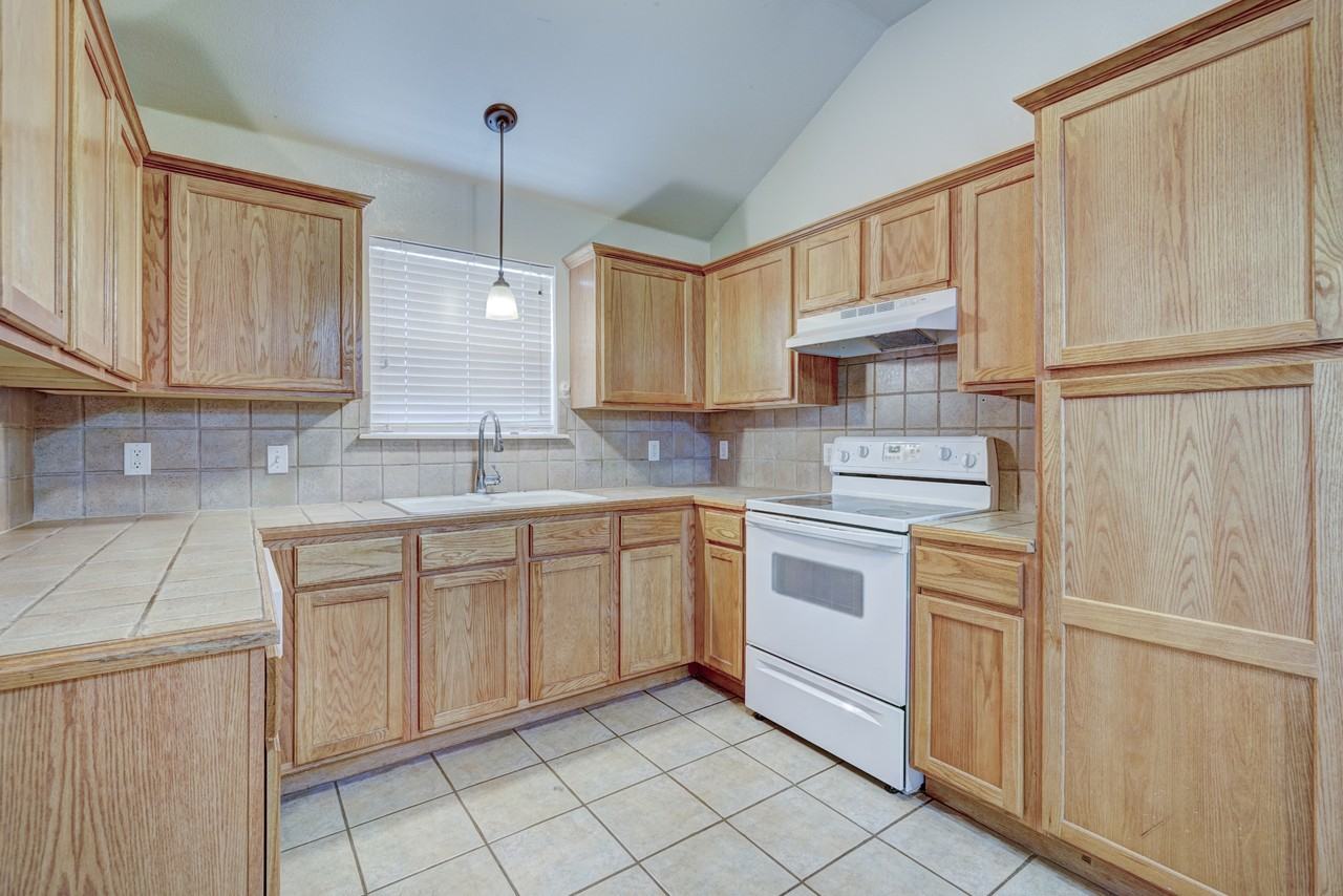 12324 Sw 5th St #1 - Photo 6 of 17