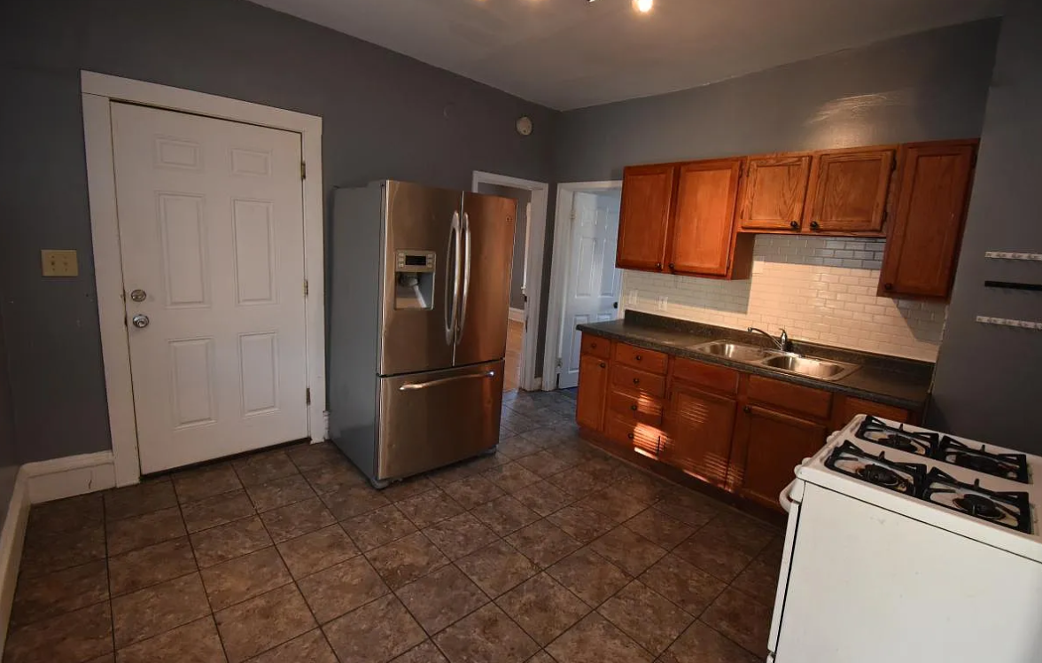 2411 Golden Valley Rd #2 - Photo 4 of 8
