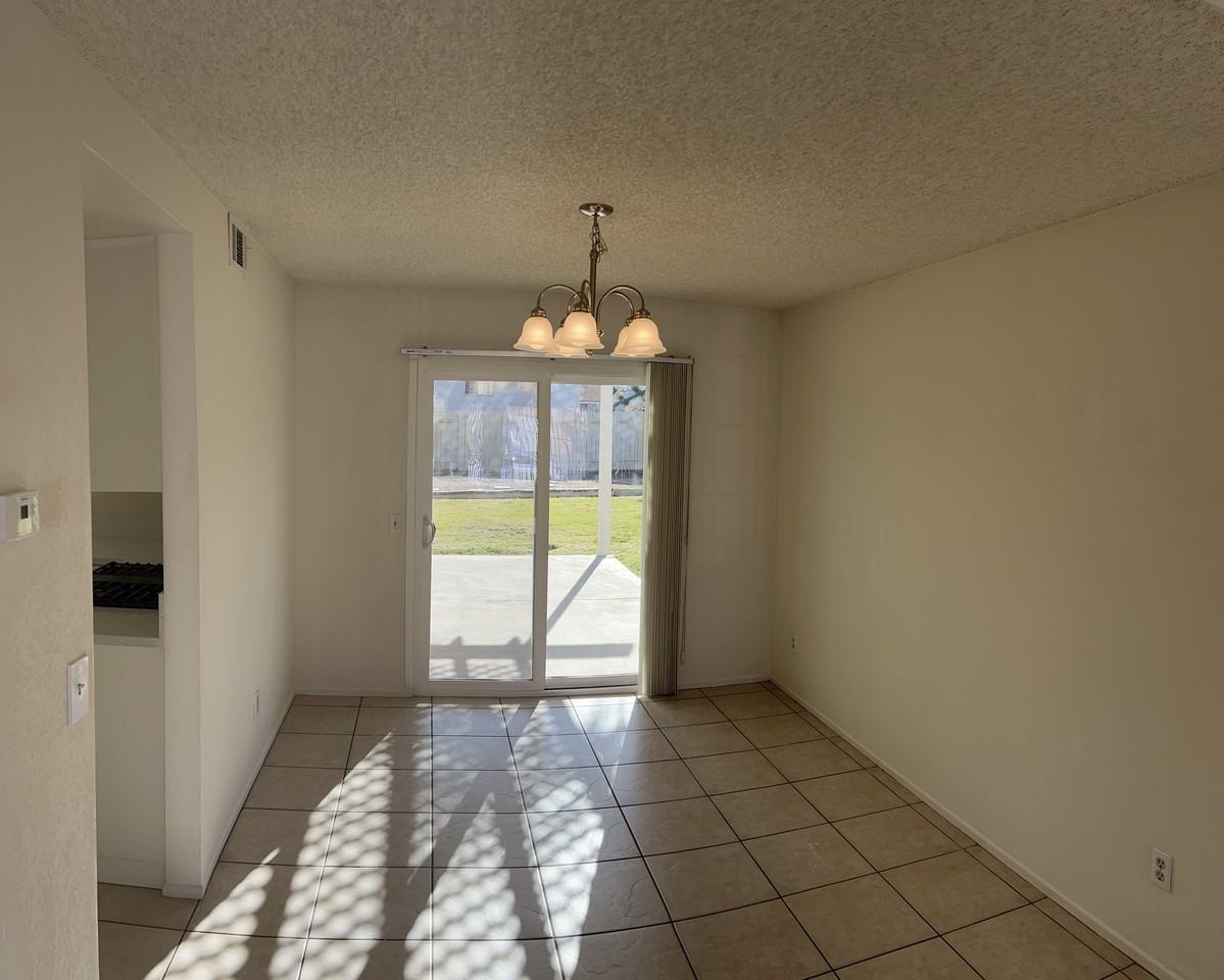 39824 Creative Dr #39824 - Photo 3 of 23