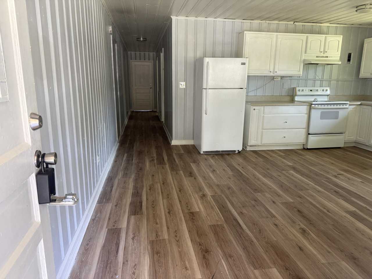1307 Hemingway St #B - Photo 3 of 18