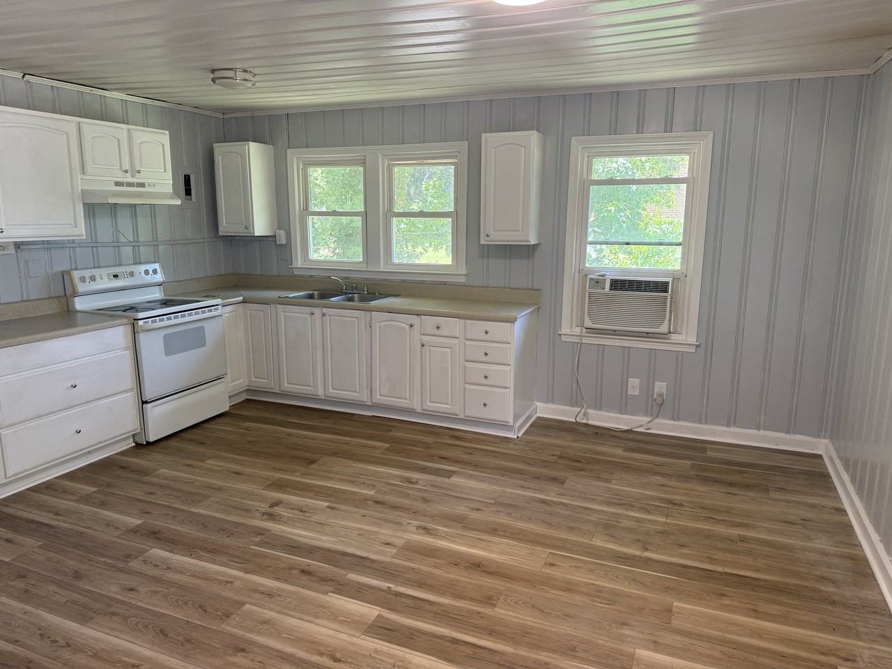 1307 Hemingway St #B - Photo 4 of 18