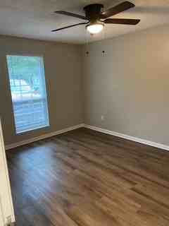 1431 Hickory St #1 - Photo 4 of 5