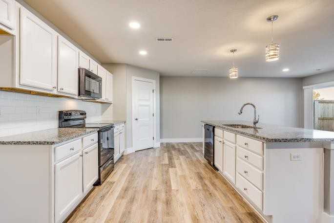 8804 W Haylee St #1 - Photo 4 of 20