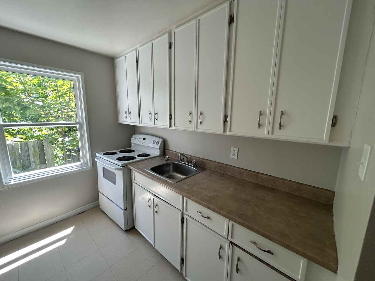 1128 - 1128 South Park St. #14