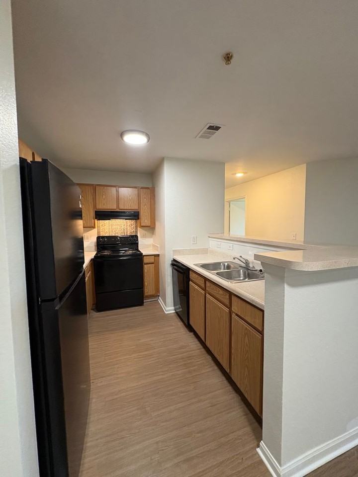 Highlands Apts - Photo 2 of 26