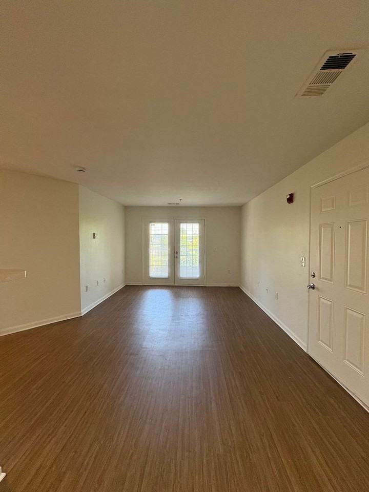 Highlands Apts - Photo 5 of 26