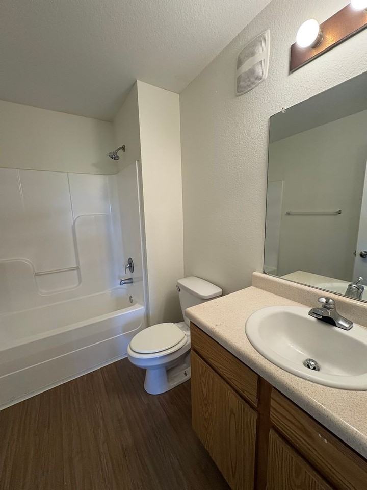 Highlands Apts - Photo 6 of 26