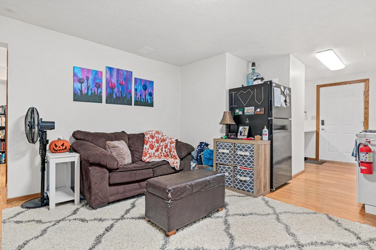 2535 Aldrich Ave S #3GL - Photo 4 of 18