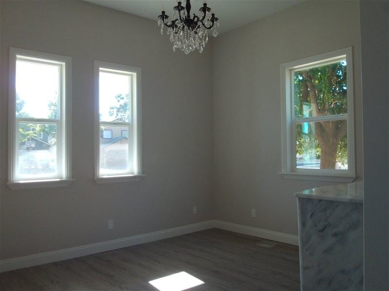 819 6th St #1 - Photo 3 of 10