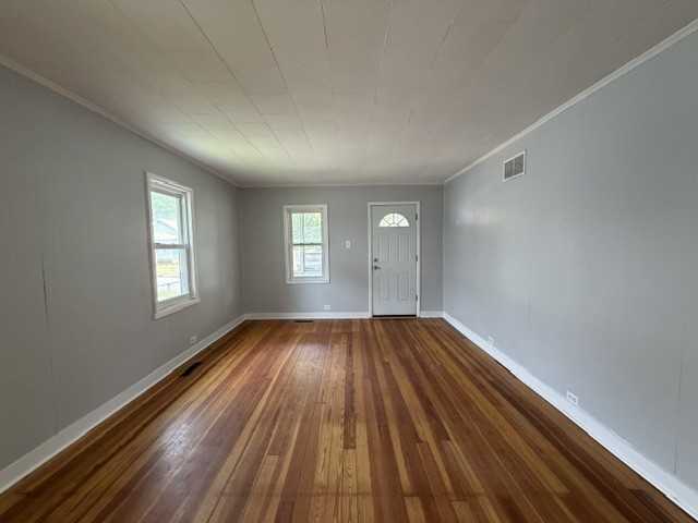 1214 Queen St #1 - Photo 3 of 22