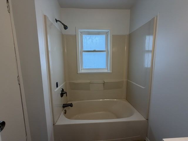 1214 Queen St #1 - Photo 4 of 22