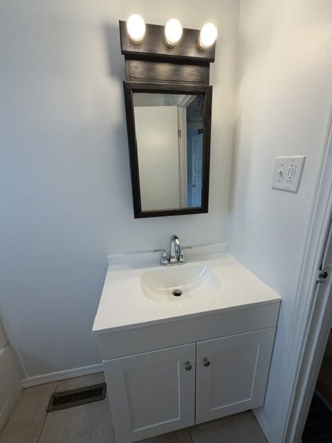 1214 Queen St #1 - Photo 5 of 22