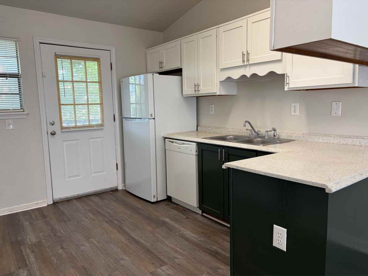 2349 Horne AvenueApt C #C - Photo 3 of 13
