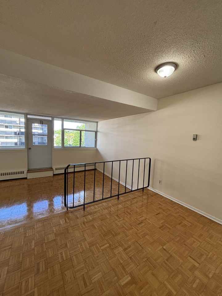 70 Mcewen Ave #504