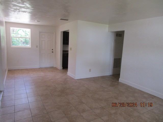 1025 Imperial Dr #1 - Photo 4 of 22