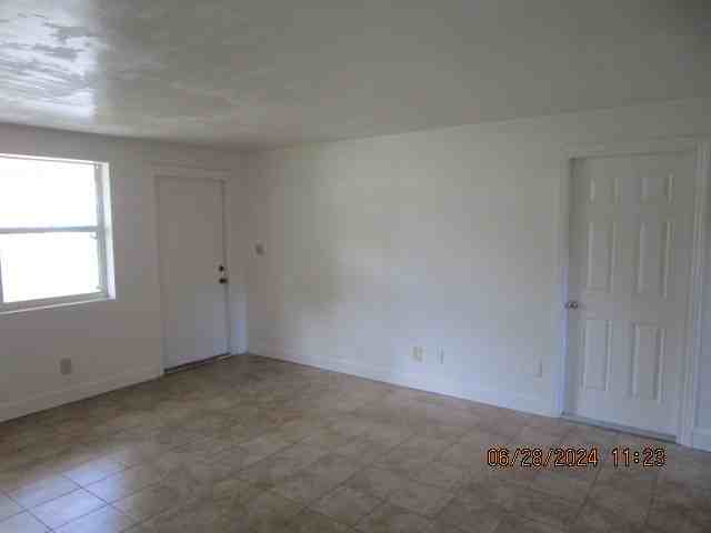 1025 Imperial Dr #1 - Photo 5 of 22