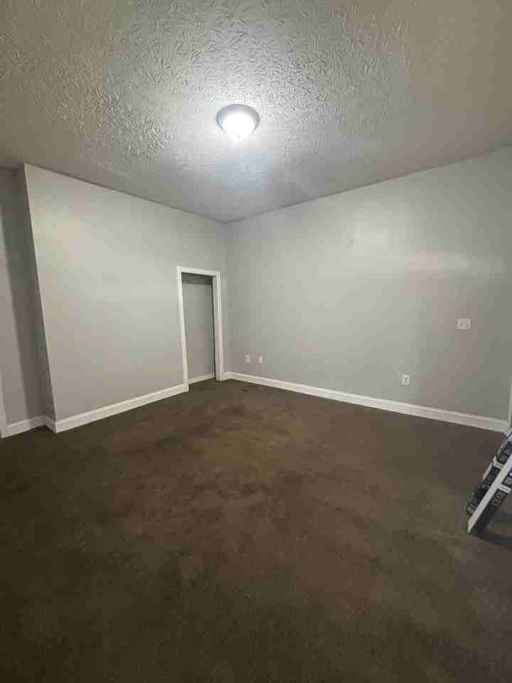 420 Montana Ave #1 - Photo 5 of 8