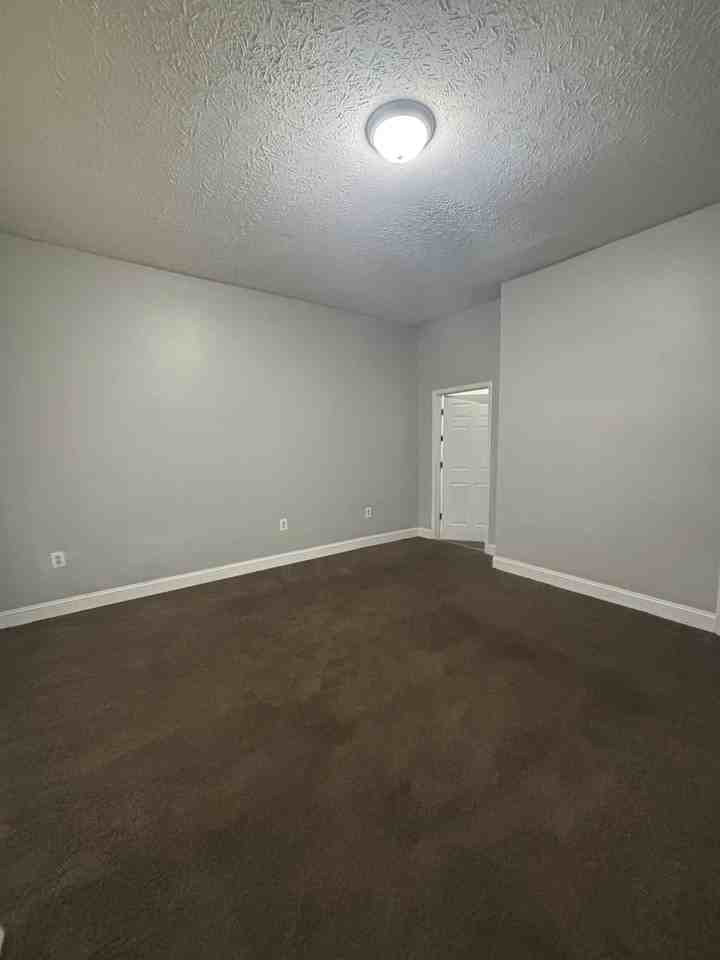 420 Montana Ave #1 - Photo 6 of 8