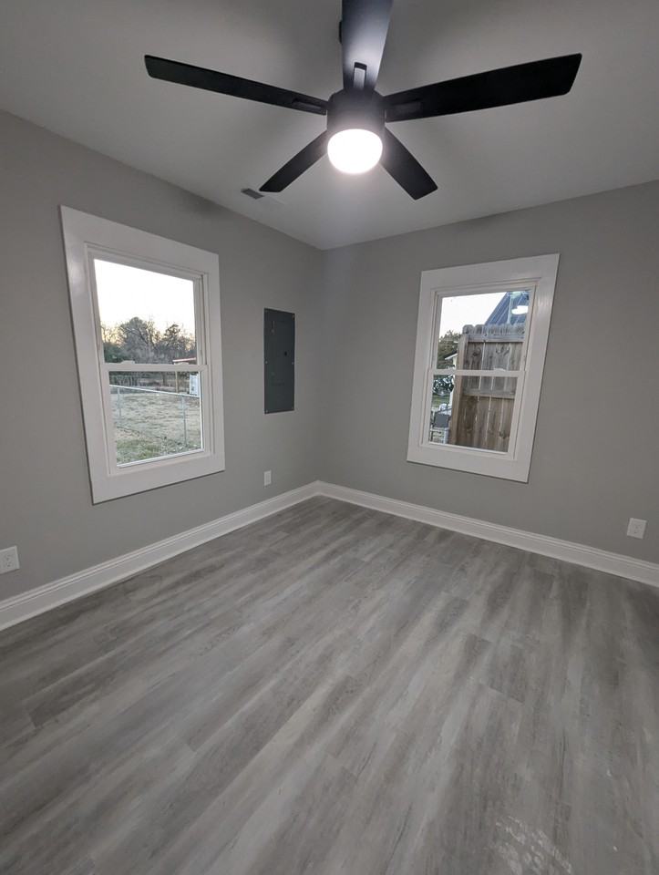 706 Zane Perkins Dr #1 - Photo 3 of 7