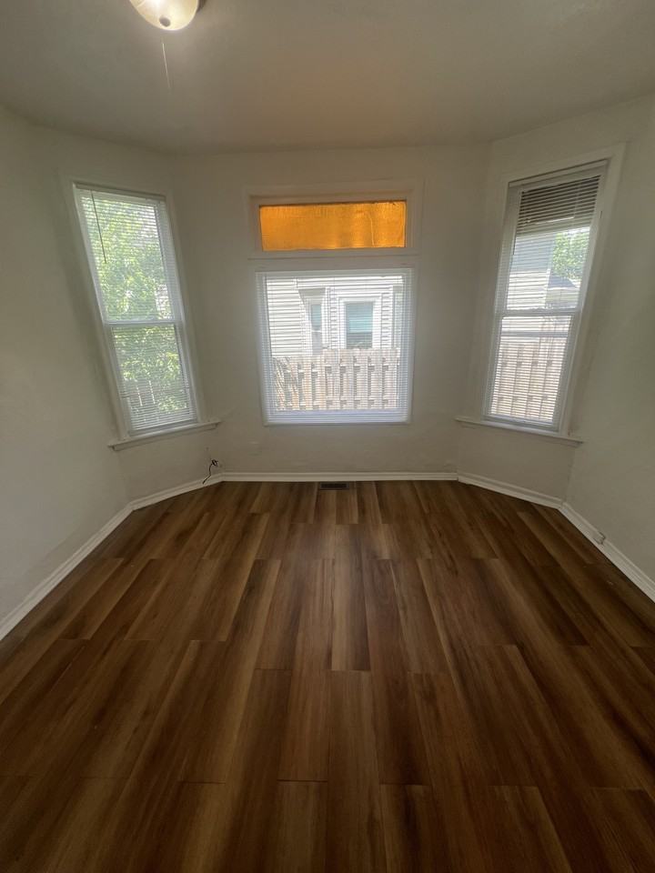 948 Euclid St #1 - Photo 4 of 8