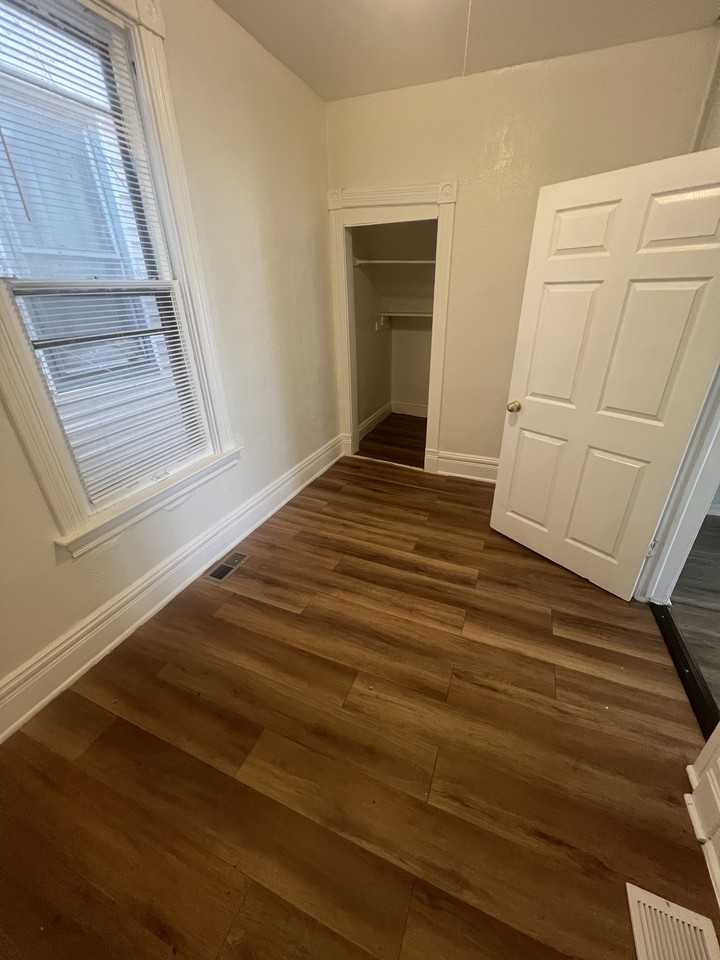 948 Euclid St #1 - Photo 6 of 8