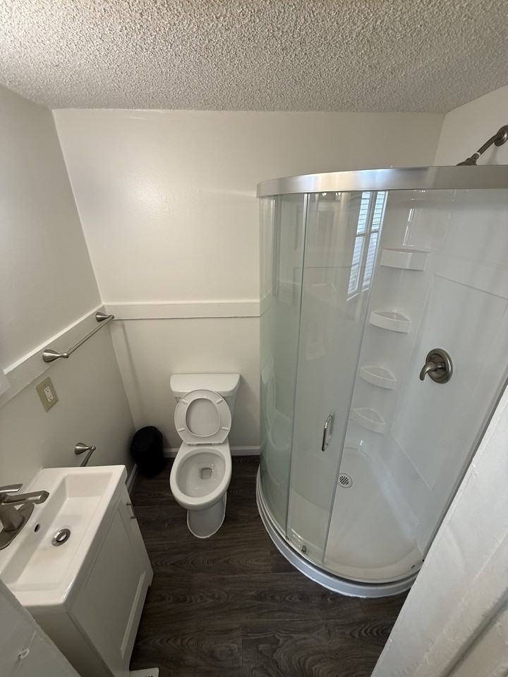 270 Burgess St #2 - Photo 2 of 4