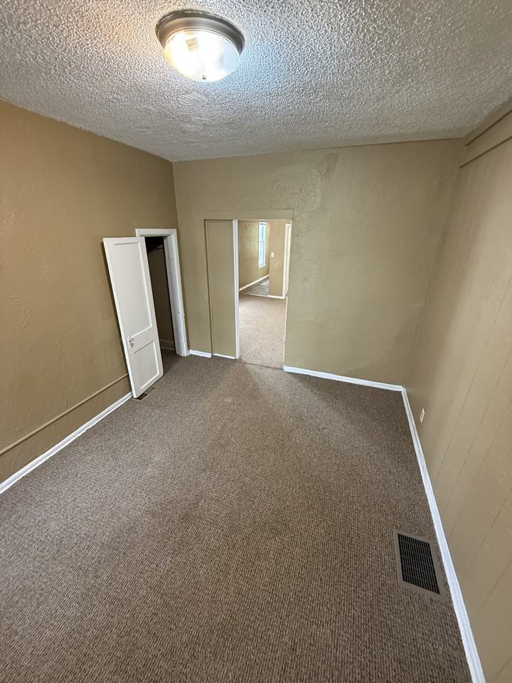 270 Burgess St #2 - Photo 4 of 4