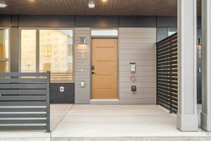 featured image of 244 Somerglen Common Sw #1