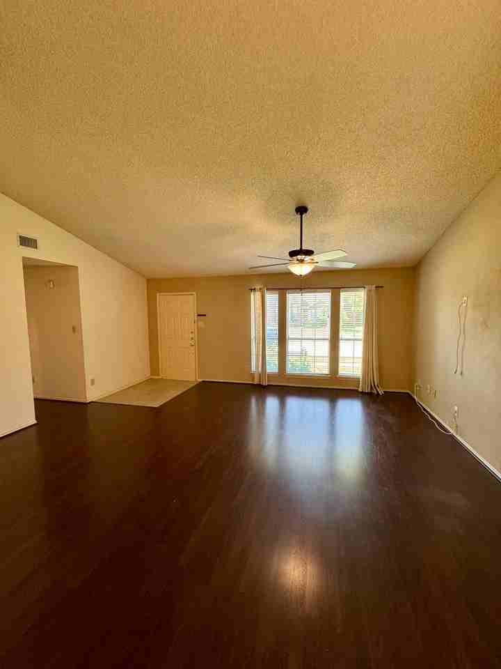 4410 San Mateo Ln #1 - Photo 3 of 17