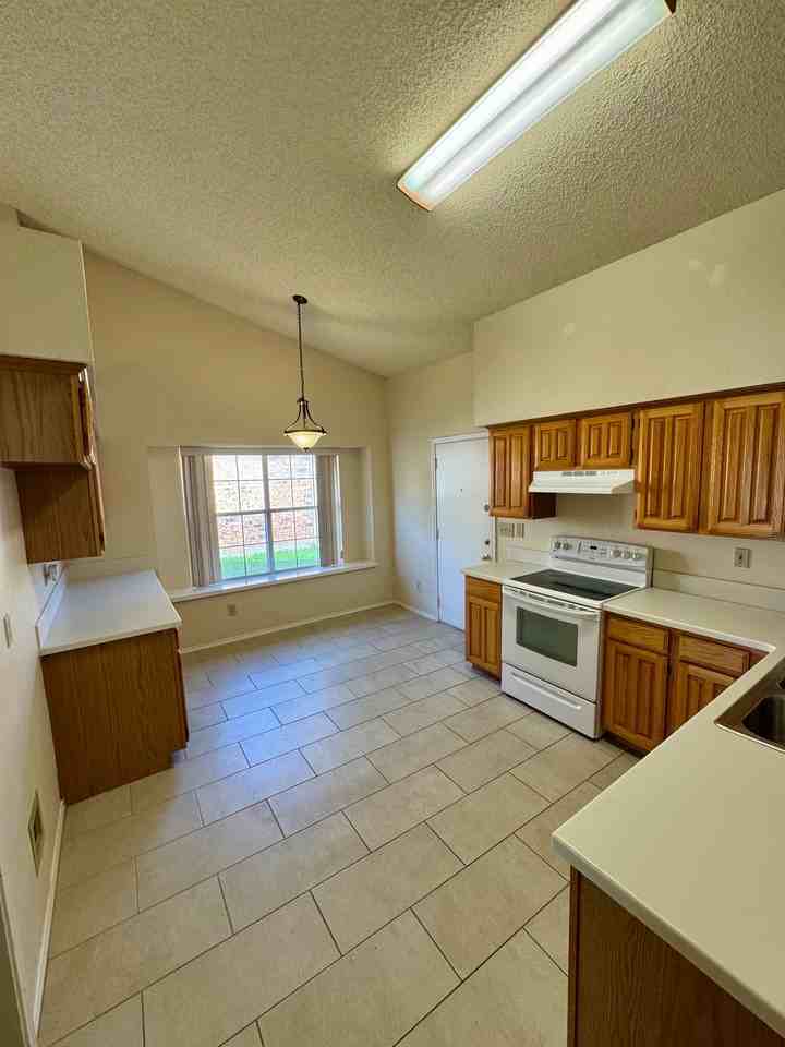 4410 San Mateo Ln #1 - Photo 4 of 17