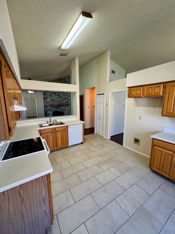 4410 San Mateo Ln #1 - Photo 5 of 17