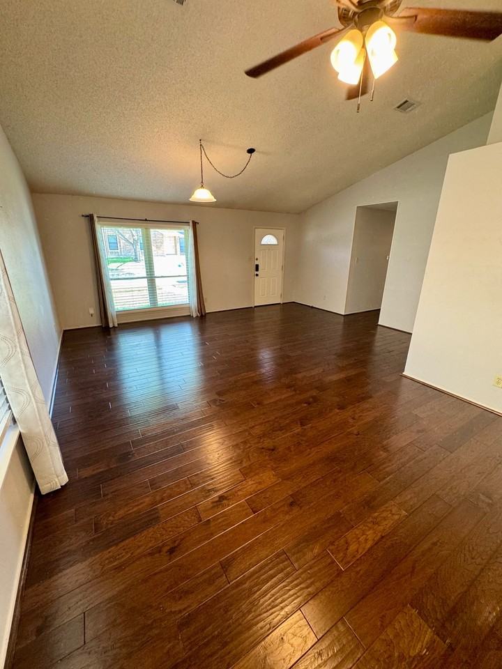 4415 Seville Ln #1 - Photo 3 of 17