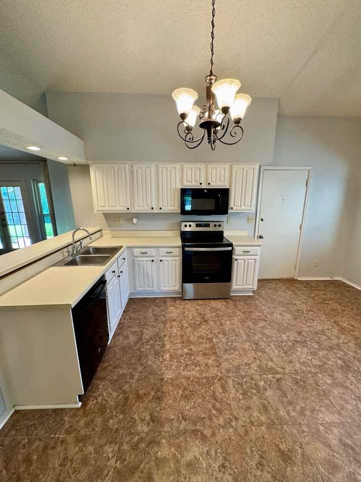 4415 Seville Ln #1 - Photo 6 of 17