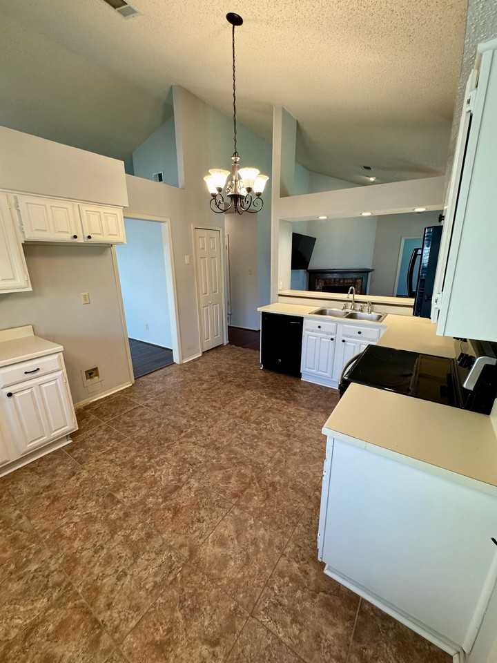 4415 Seville Ln #1 - Photo 7 of 17
